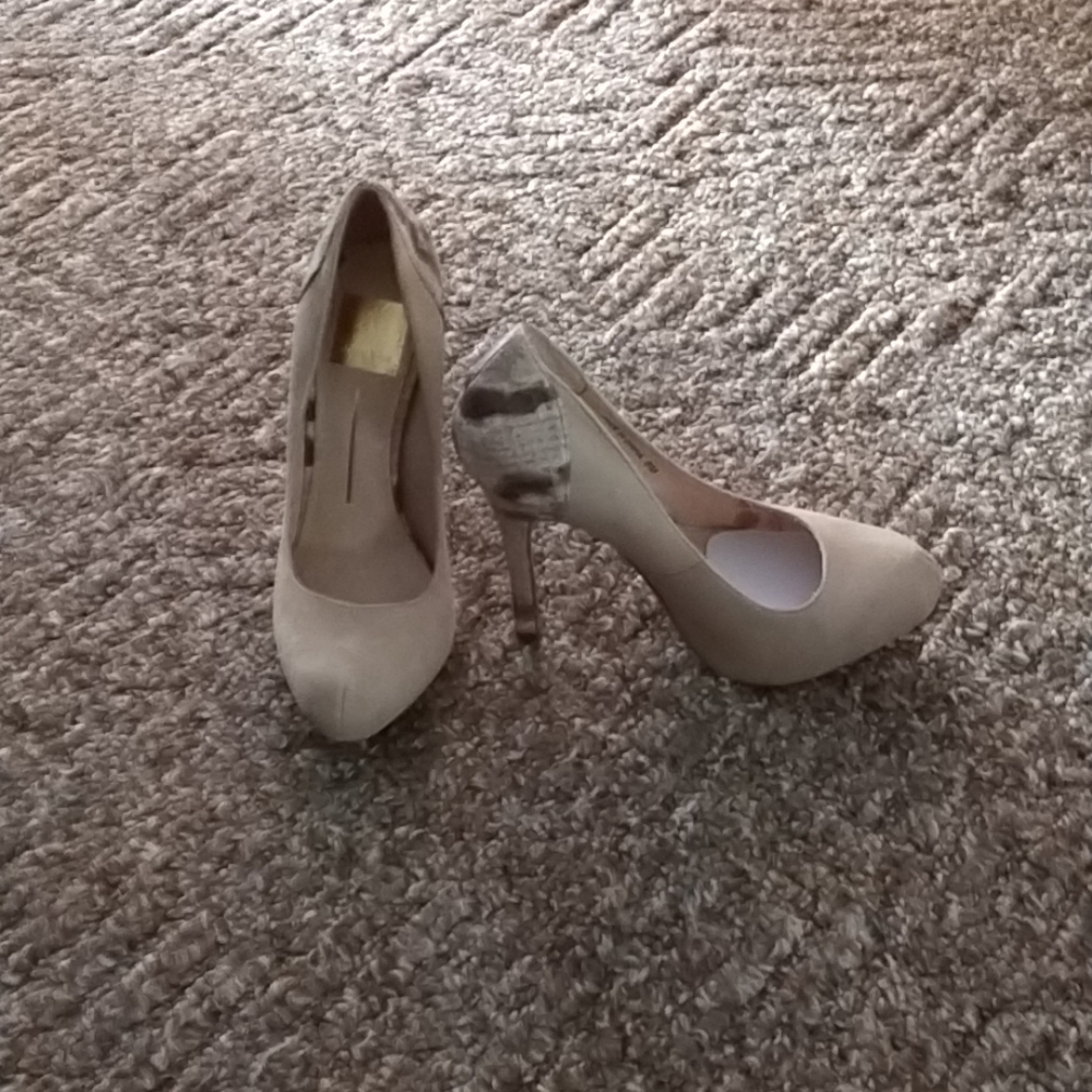 Shoes - Picture 2 of 3